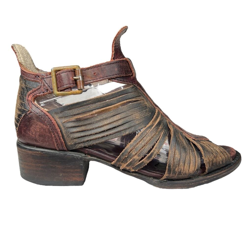 Freebird By Steven Women’s Arrow Brown Distressed Huarache Sandal Size US 7
